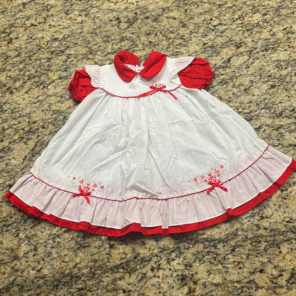 Mayfair Vintage‎ Girls Dress 4T Red White Floral Embroidered Ruffle Holiday